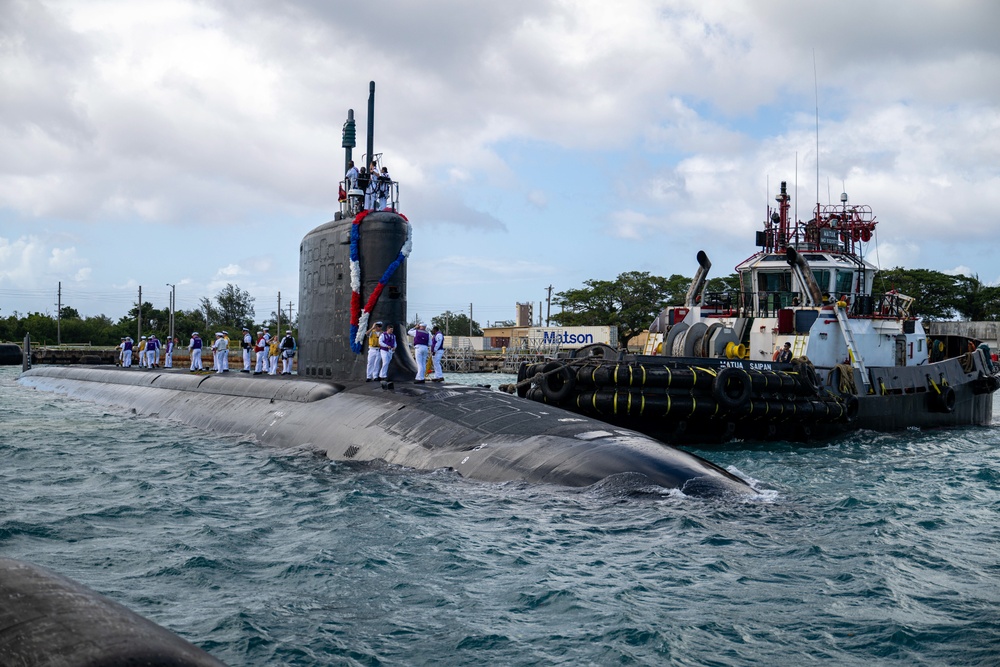 USS Minnesota Arrives in Guam