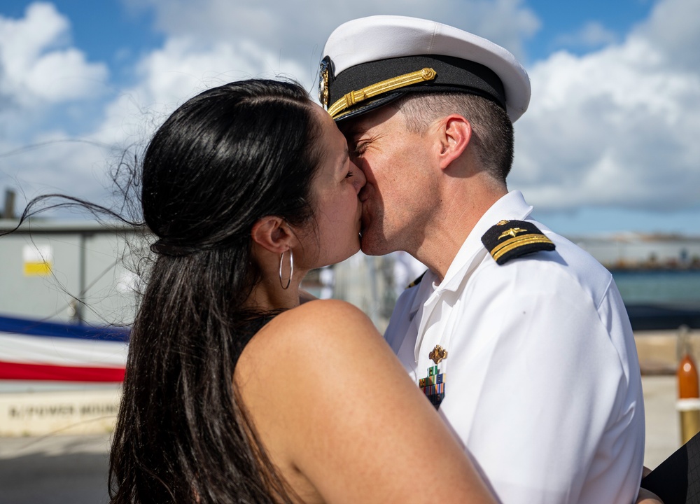 USS Minnesota Arrives in Guam