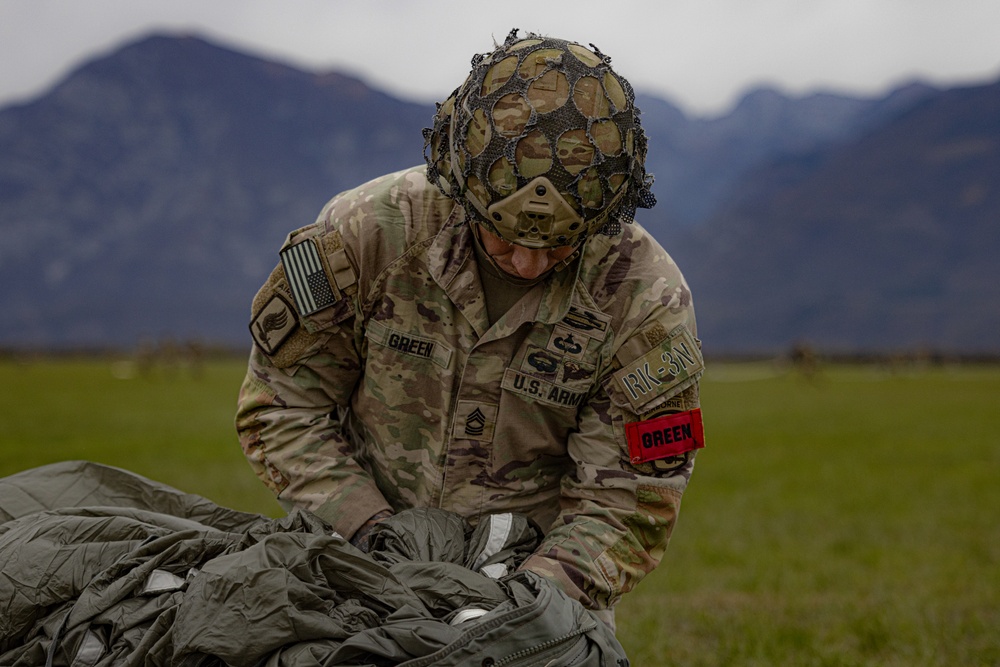Paratroopers from the 173rd Airborne Brigade conduct a routine jump in Aviano