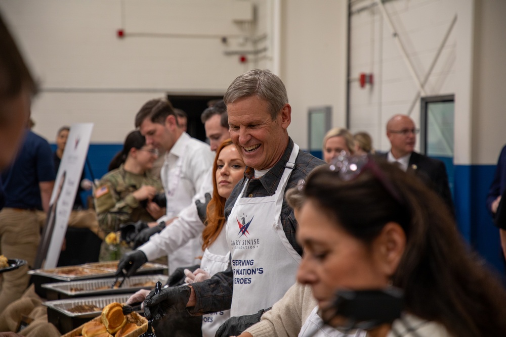 Governor Bill Lee and Gary Sinisé thank the Tennessee National Guard