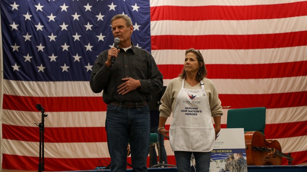 Governor Bill Lee and Gary Sinisé thank the Tennessee National Guard