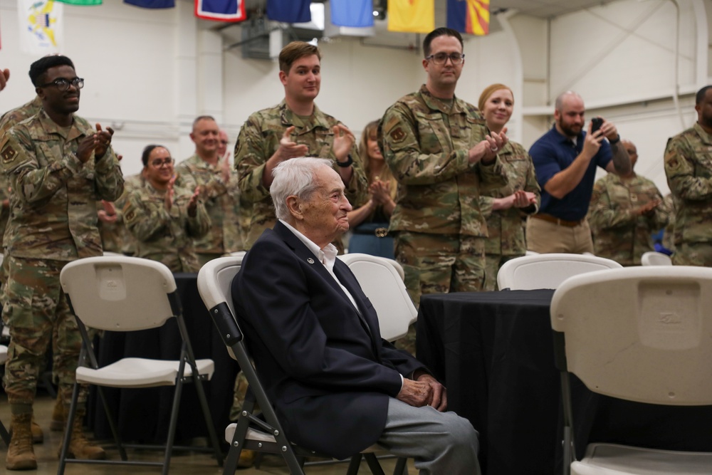 Governor Bill Lee and Gary Sinisé thank the Tennessee National Guard