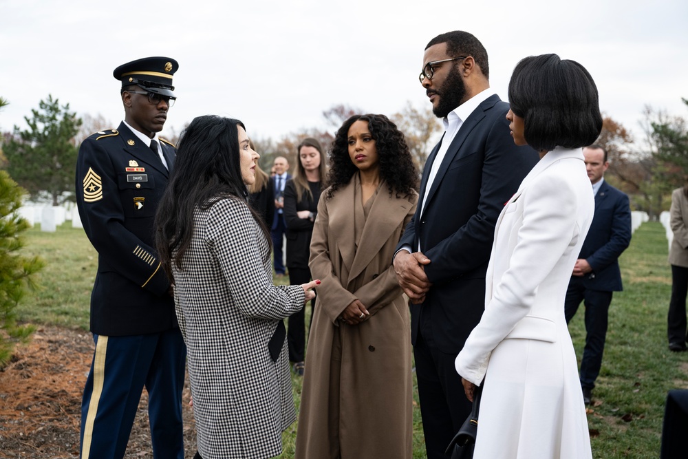 USO Visit to ANC Pays Respect to 6888th Central Postal Battalion