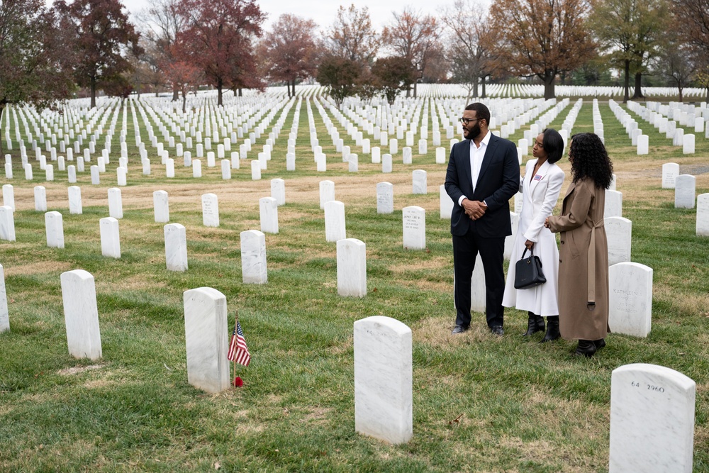 USO Visit to ANC Pays Respect to 6888th Central Postal Battalion