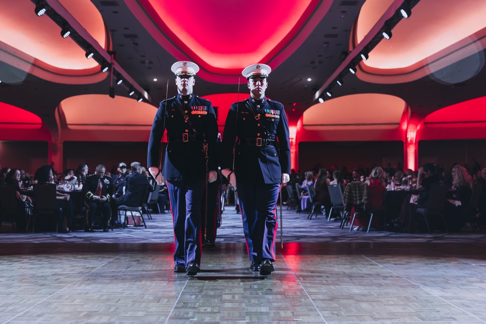 Commandant, Gen. Smith, Hosts 249th Birthday Ball