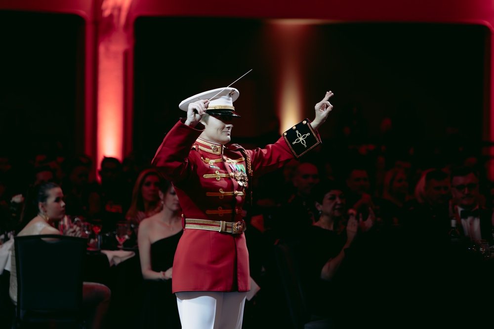 Commandant, Gen. Smith, Hosts 249th Birthday Ball