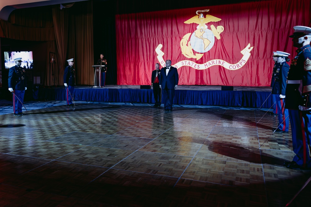 Commandant, Gen. Smith, Hosts 249th Birthday Ball