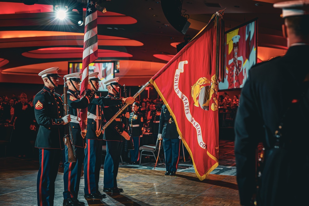 Commandant, Gen. Smith, Hosts 249th Birthday Ball