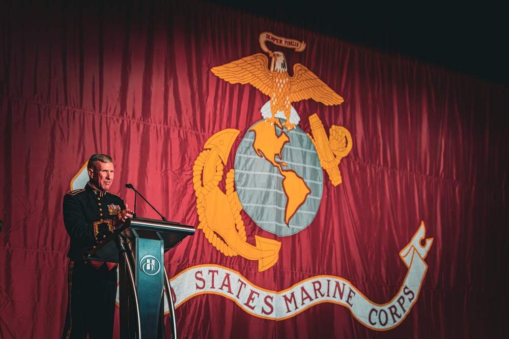 Commandant, Gen. Smith, Hosts 249th Birthday Ball