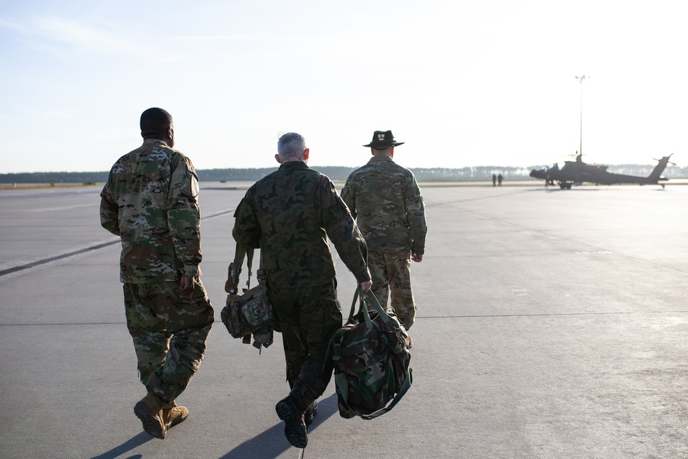 First Team deputy commanding general attends Apache familiarization flight