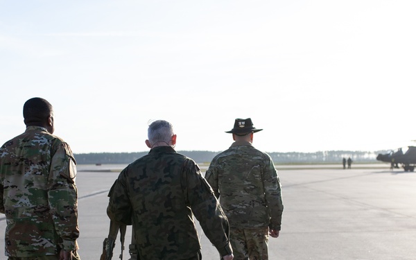 First Team deputy commanding general attends Apache familiarization flight