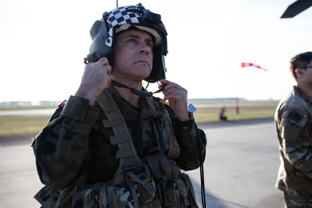 First Team deputy commanding general attends Apache familiarization flight