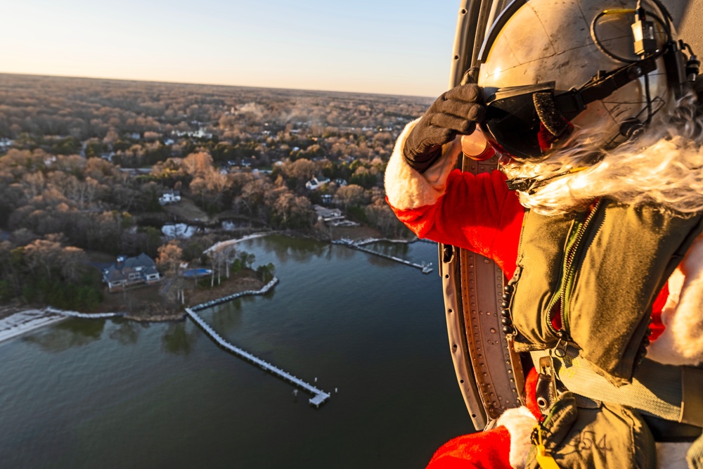 Media Advisory: Santa Claus visits Southern Maryland Dec. 10 (Courtesy of the U.S. Navy)