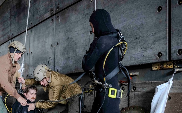 MDSU 2 Afloat Salvage Training