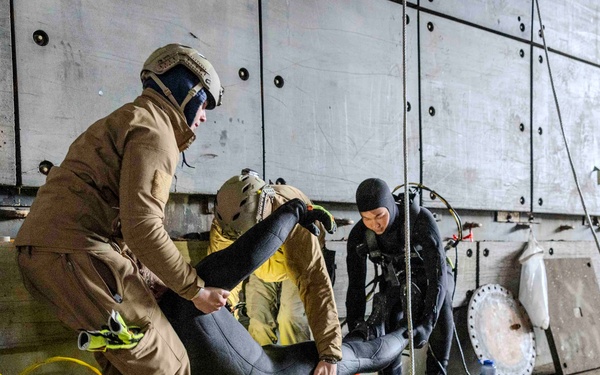 MDSU 2 Afloat Salvage Training