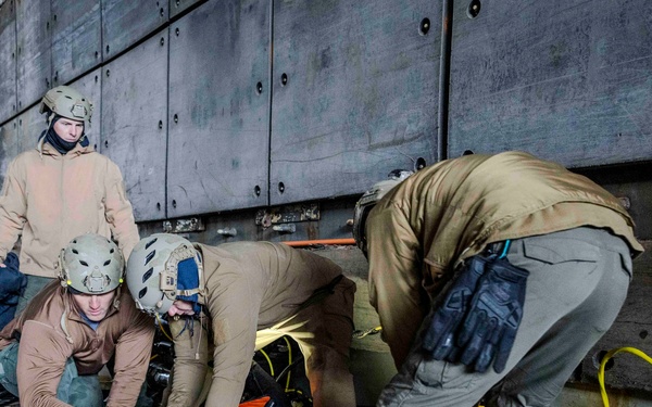 MDSU 2 Afloat Salvage Training