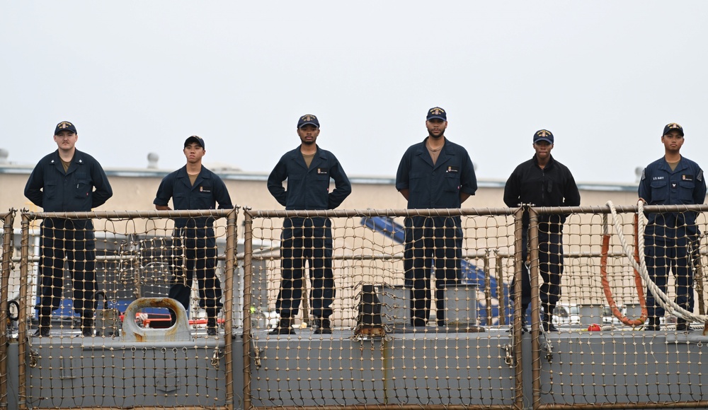 USS Curtis Wilbur DDG 54 arrives at NSWC PHD