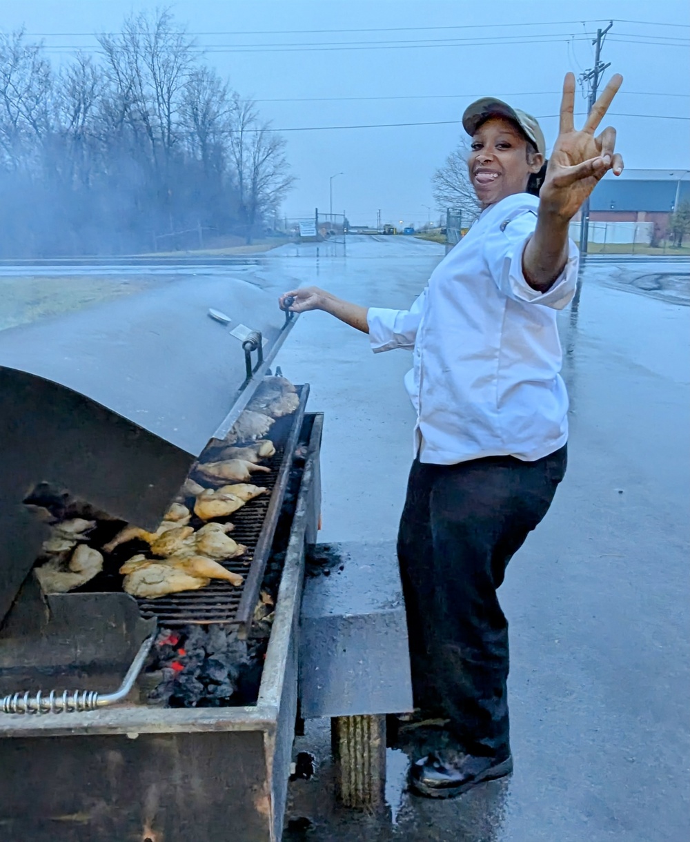 Fort Drum Soldiers share Thanksgiving meal together as culinary specialists showcase skills