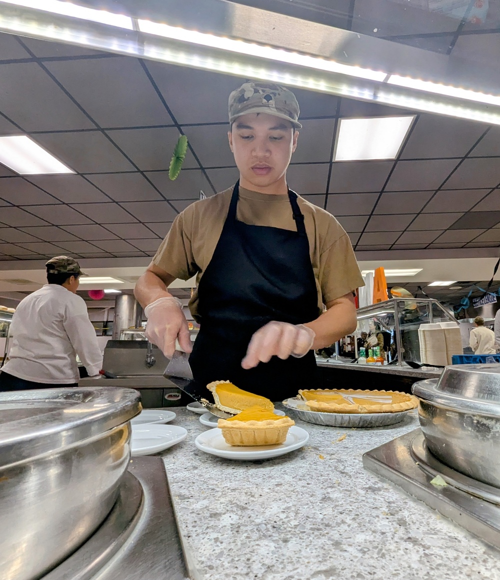 Fort Drum Soldiers share Thanksgiving meal together as culinary specialists showcase skills