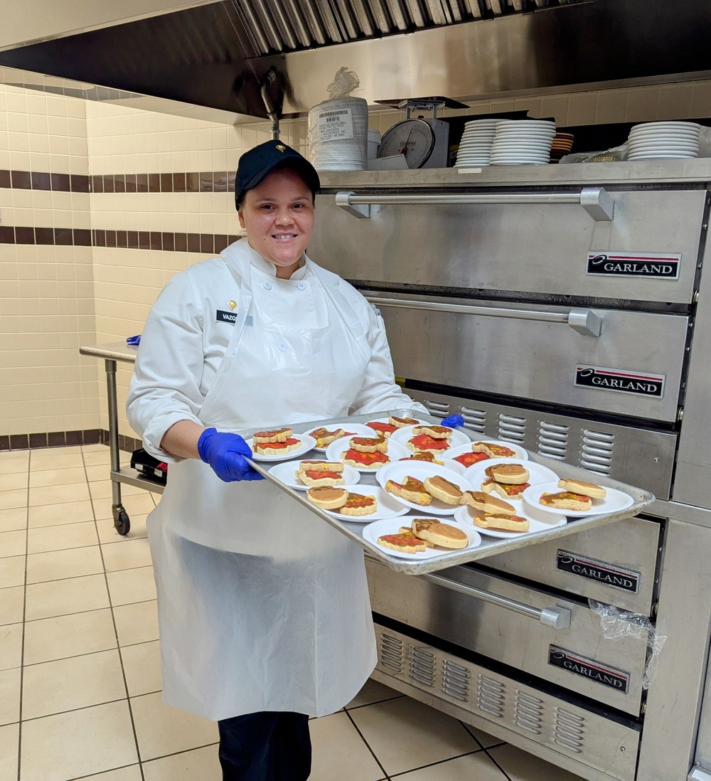 Fort Drum Soldiers share Thanksgiving meal together as culinary specialists showcase skills