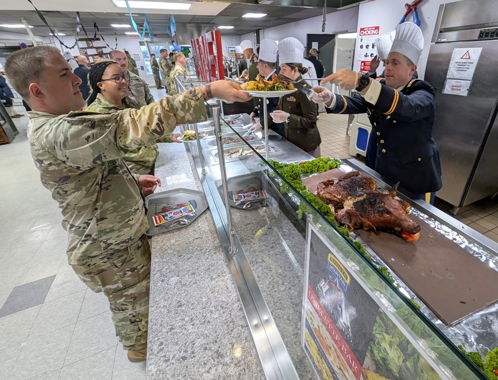 Fort Drum Soldiers share Thanksgiving meal together as culinary specialists showcase skills