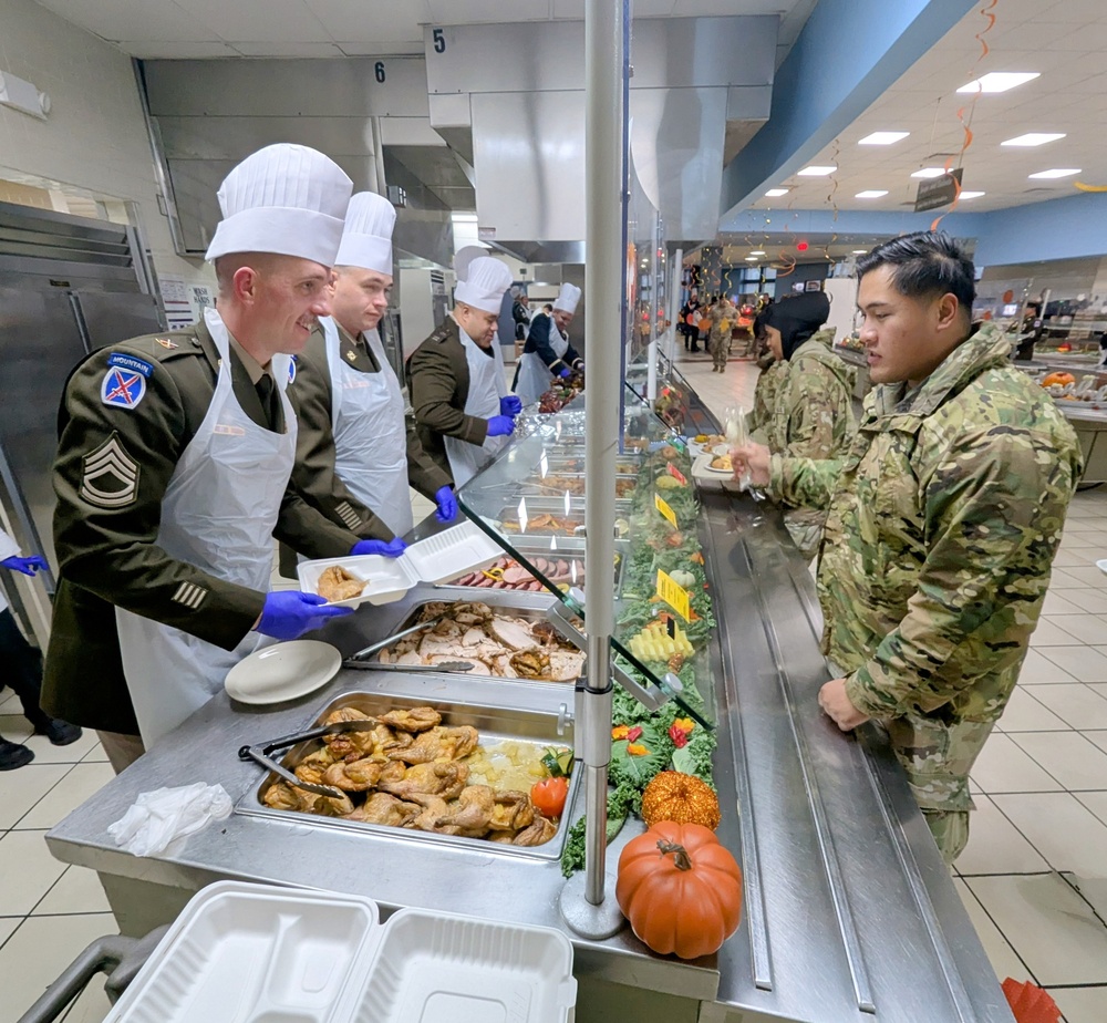 Fort Drum Soldiers share Thanksgiving meal together as culinary specialists showcase skills