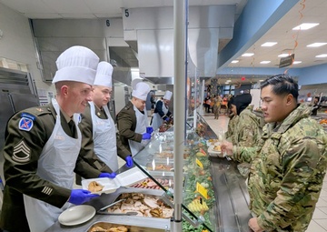 Fort Drum Soldiers share Thanksgiving meal together as culinary specialists showcase skills