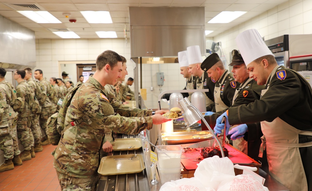 USAACE Leaders serve early Thanksgiving meal 2024