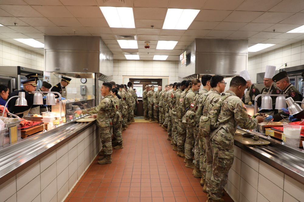 USAACE Leaders serve early Thanksgiving meal 2024