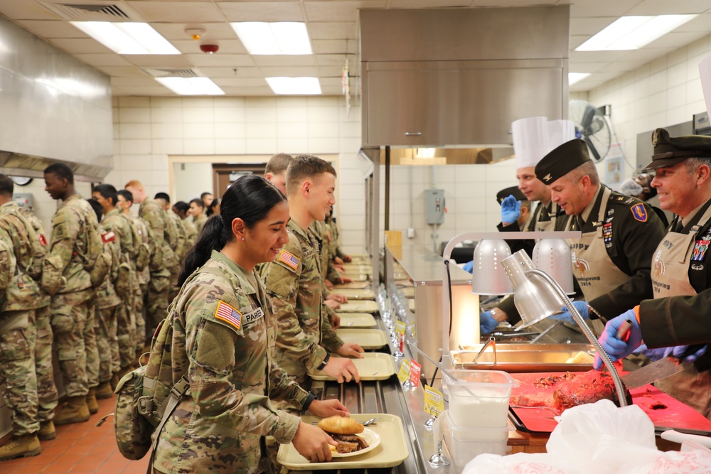 USAACE Leaders serve early Thanksgiving meal 2024