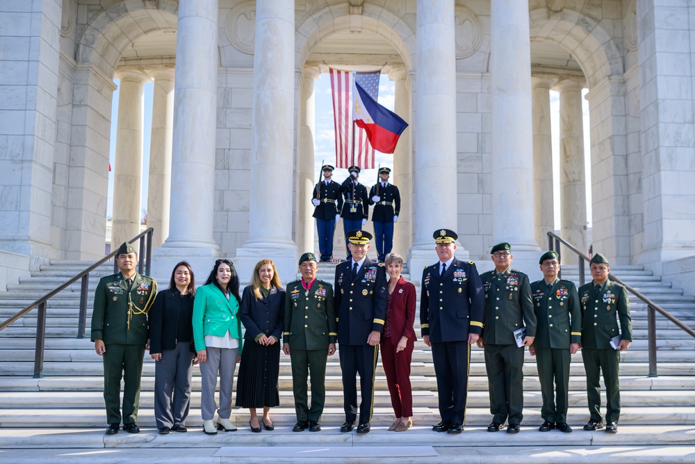 Chief of Staff of the U.S. Army hosts Philippine Army Commander at Arlington National Cemetery