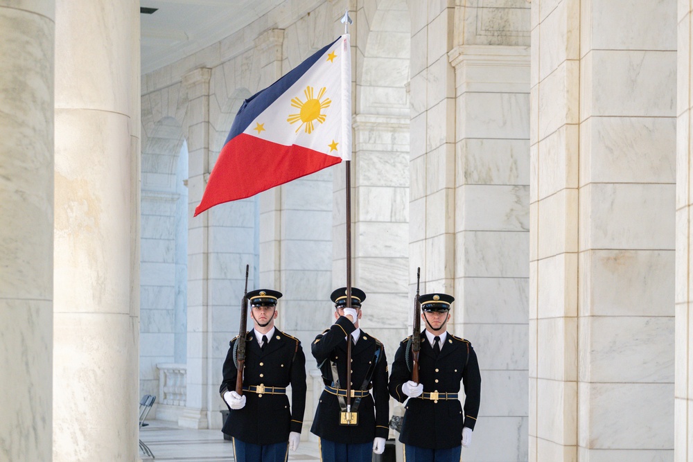 Chief of Staff of the U.S. Army hosts Philippine Army Commander at Arlington National Cemetery