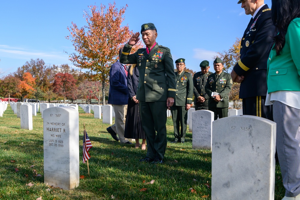 Chief of Staff of the U.S. Army hosts Philippine Army Commander at Arlington National Cemetery