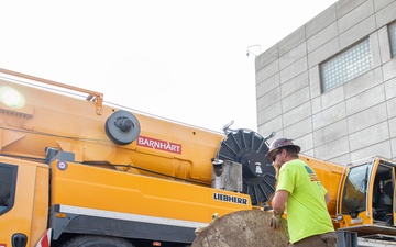 Out with the old, in with the new: Bulkhead gates at Gavins Point Dam replaced for the first time