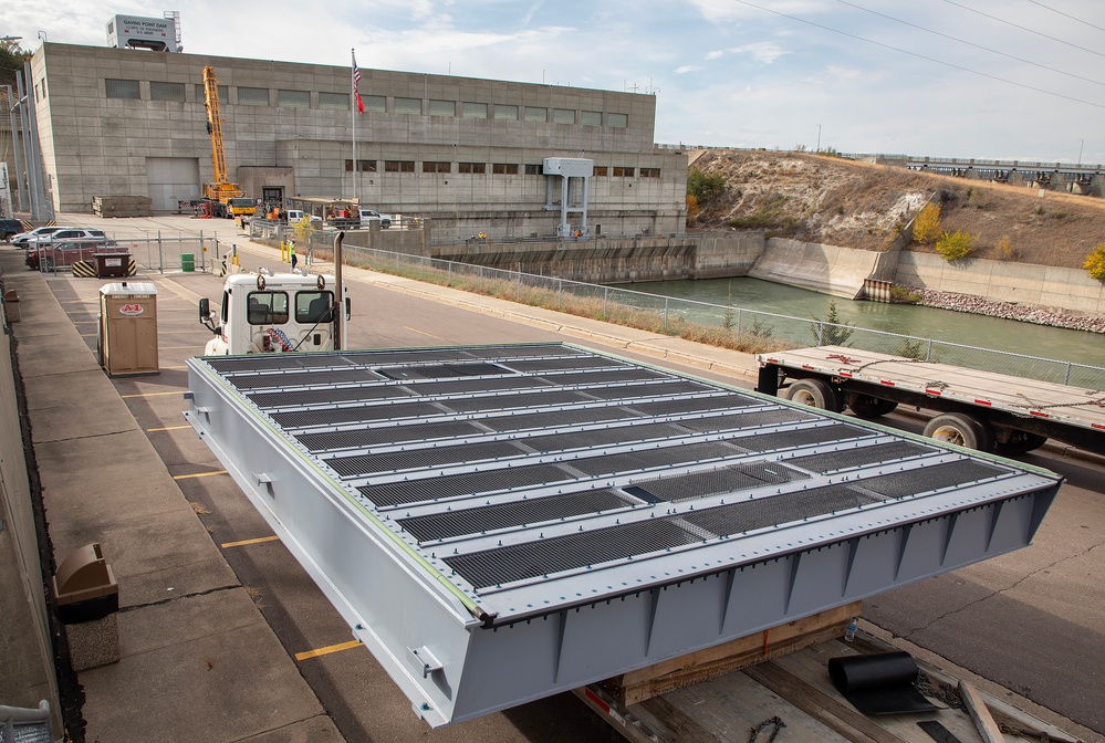 Out with the old, in with the new: Bulkhead gates at Gavins Point Dam replaced for the first time