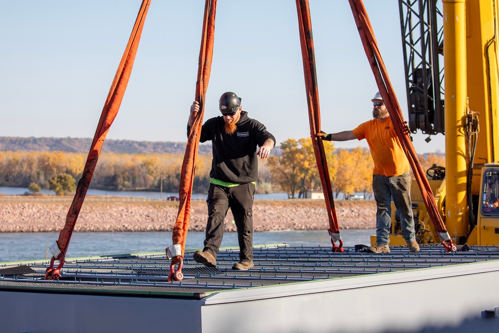 Out with the old, in with the new: Bulkhead gates at Gavins Point Dam replaced for the first time