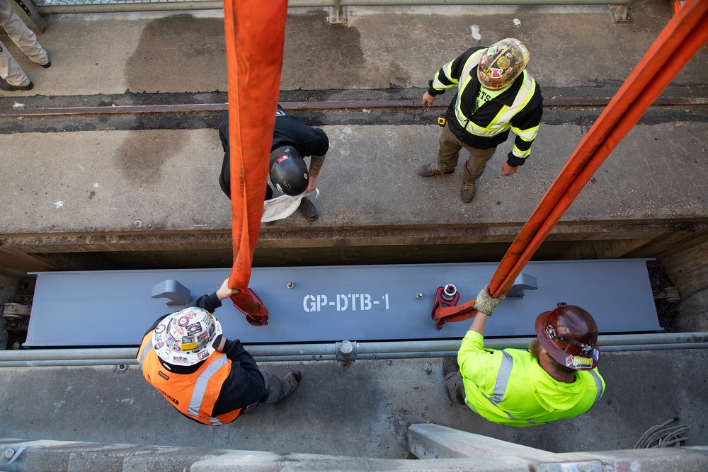 Out with the old, in with the new: Bulkhead gates at Gavins Point Dam replaced for the first time