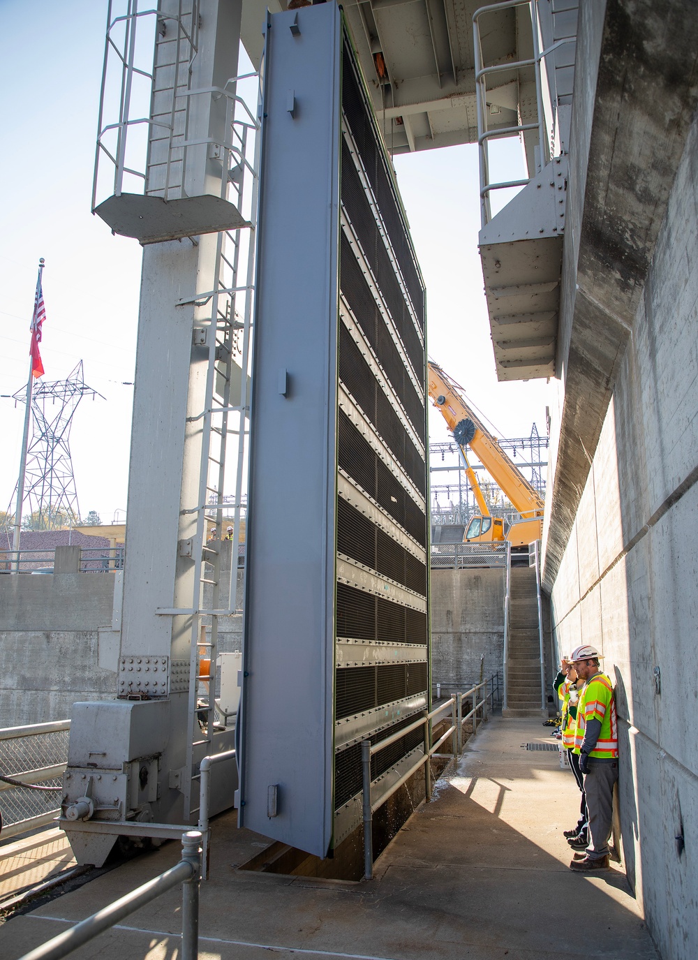 Out with the old, in with the new: Bulkhead gates at Gavins Point Dam replaced for the first time