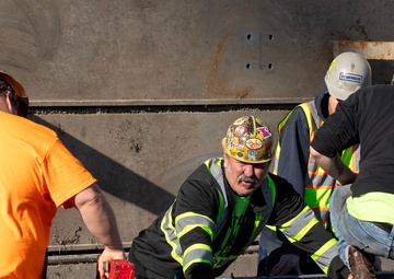 Out with the old, in with the new: Bulkhead gates at Gavins Point Dam replaced for the first time