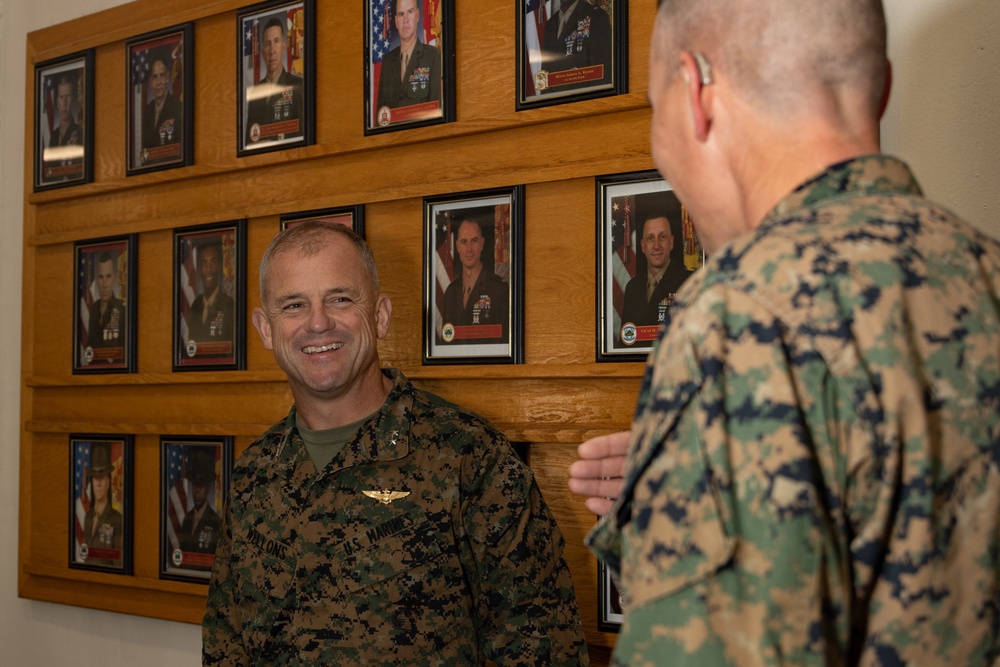 Major General Wellons tours MCRD San Diego