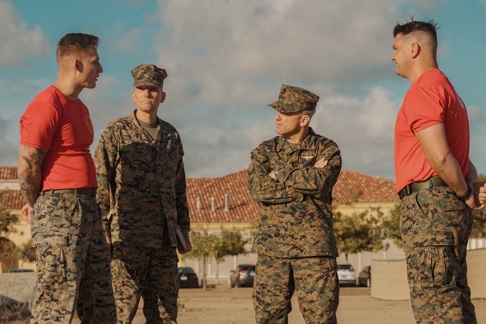 Major General Wellons tours MCRD San Diego