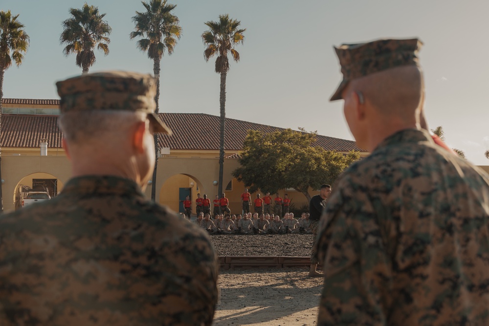 Major General Wellons tours MCRD San Diego