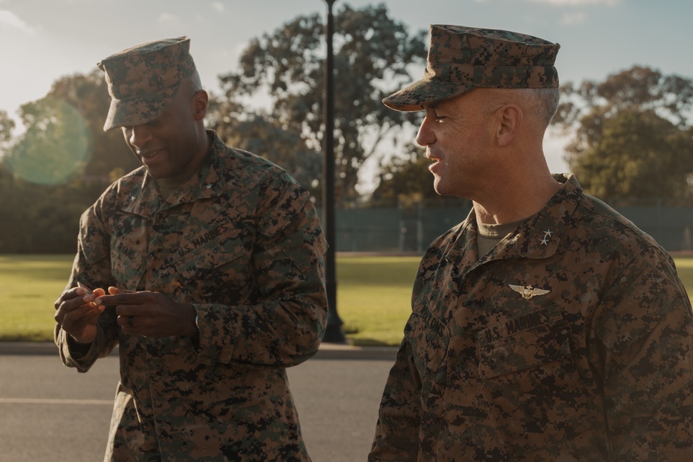 Major General Wellons tours MCRD San Diego