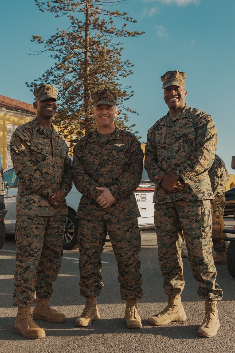 Major General Wellons tours MCRD San Diego