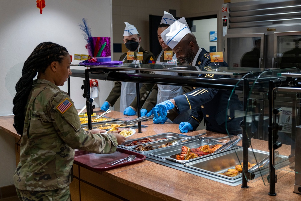 Fort Bliss Dining Facilities Thanksgiving Meal