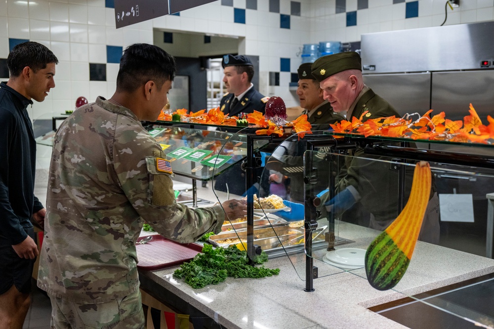 Fort Bliss Dining Facilities Thanksgiving Meal