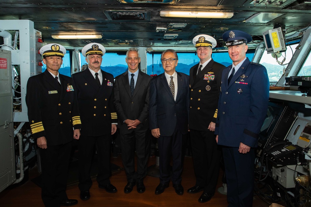 US Ambassador to Japan and Yokosuka Mayor welcome USS George Washington to Commander Fleet Activities Yokosuka
