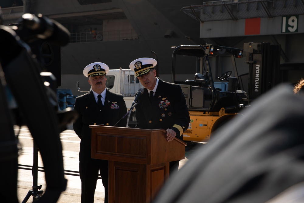 US Ambassador to Japan and Yokosuka Mayor welcome USS George Washington to Commander Fleet Activities Yokosuka