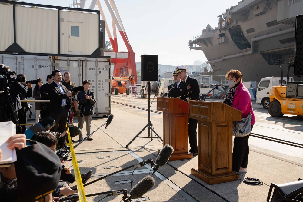 US Ambassador to Japan and Yokosuka Mayor welcome USS George Washington to Commander Fleet Activities Yokosuka