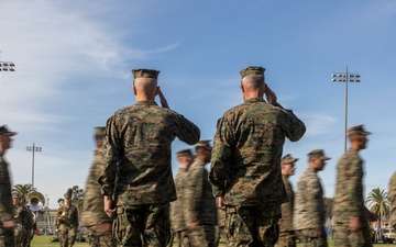 Fulford relinquishes command of 1st Marine Division to Savage